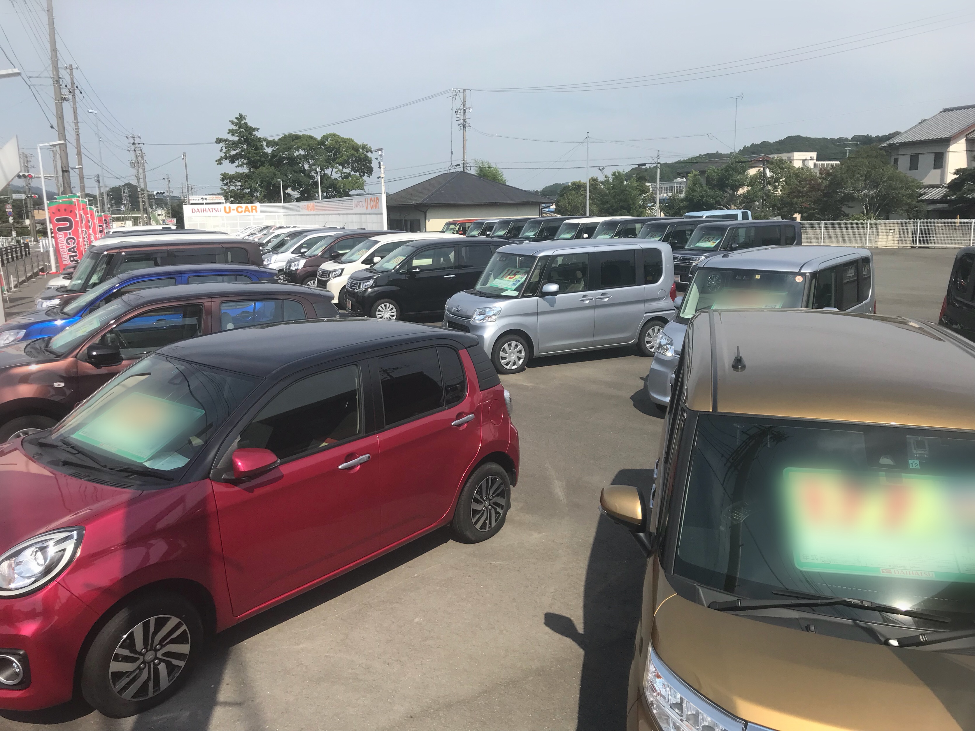 静岡ダイハツ随一の展示車台数をご用意しております。